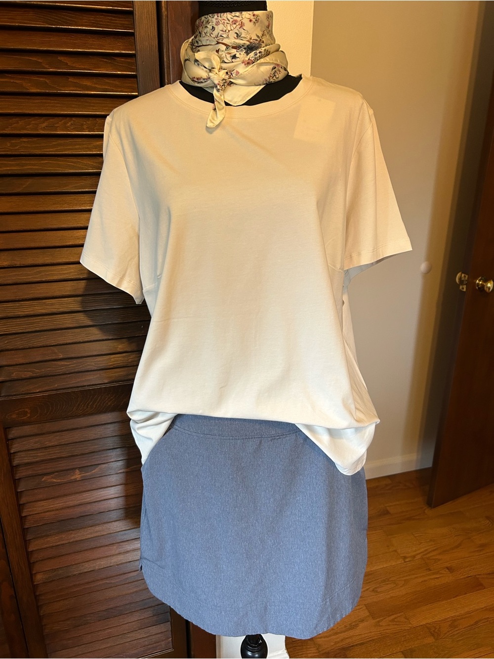 32 Degrees Light Blue Pull On Skirt Size Medium